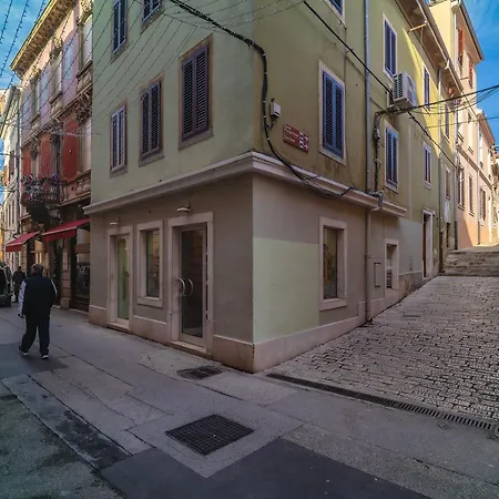 Arta Center - With Private Parking Apartment Pula
