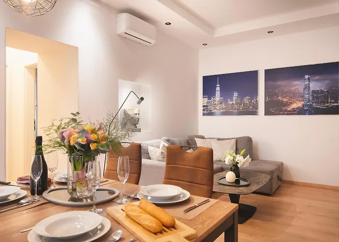 Apartament Arta Center - With Private Parking *