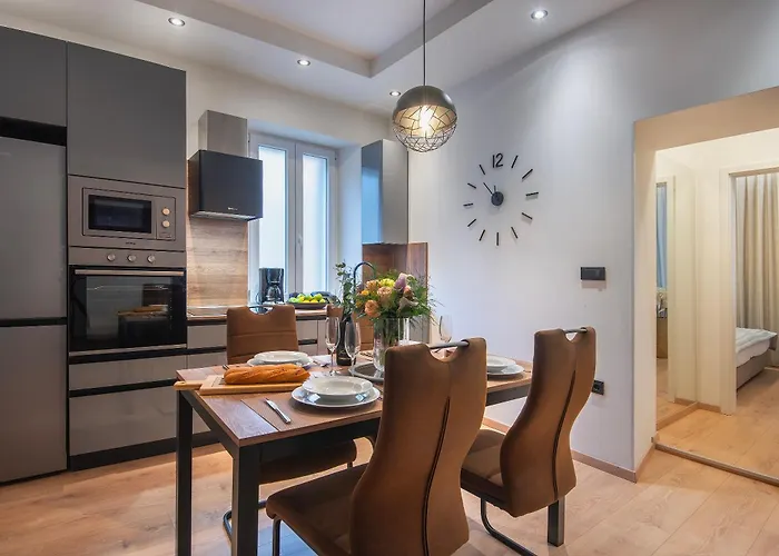 Arta Center - With Private Parking Apartament *