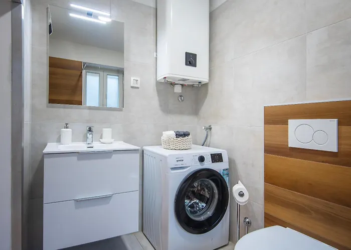Arta Center - With Private Parking Apartament