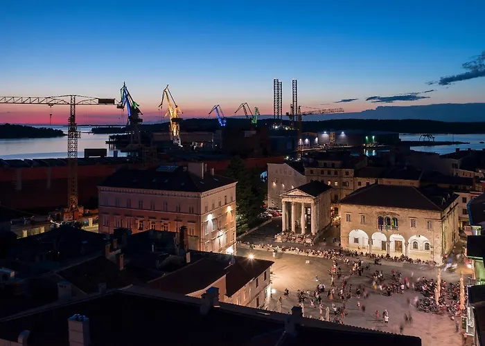 Arta Center - With Private Parking * Pula