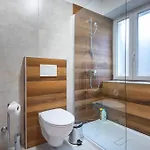 Arta Center - With Private Parking