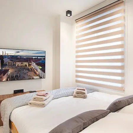 Arta Center - With Private Parking