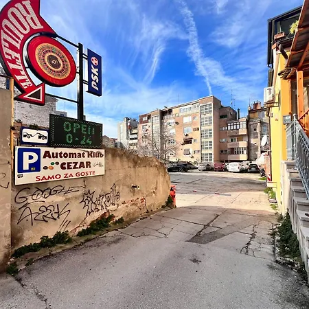 Arta Center - With Private Parking Apartment *
